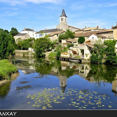 Domaine De La Briouse Bed & Breakfast Sanxay Luaran gambar