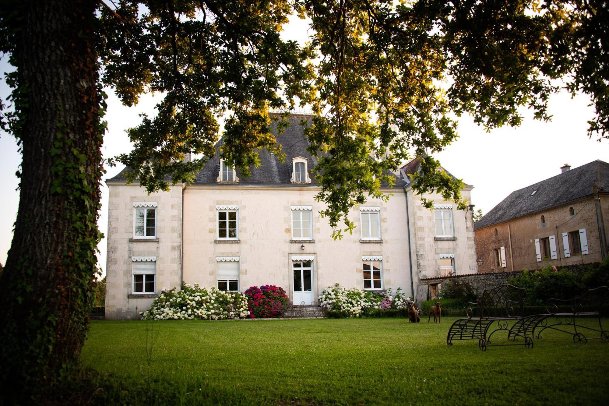 Domaine De La Briouse Bed & Breakfast Sanxay Luaran gambar